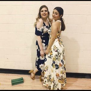 Forever 21 peek a boo sleeve floral midi dress